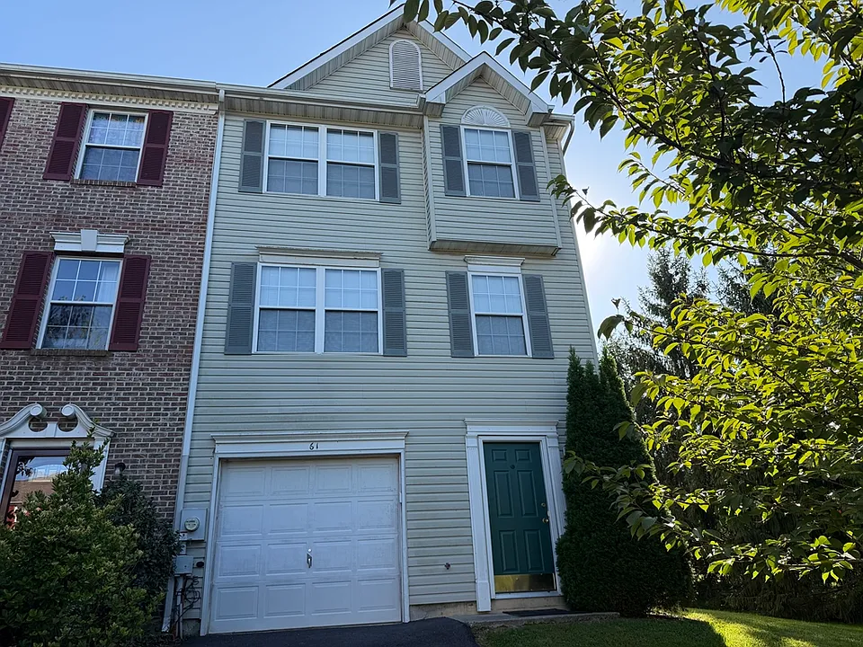 61 Emandan Ln