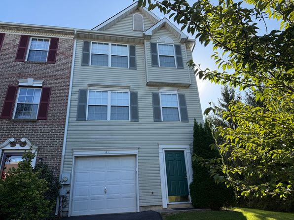61 Emandan Ln
