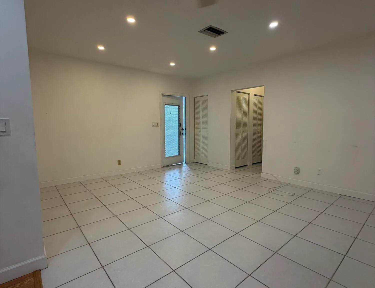 2 bed, 1.5 bath, 880 sqft, $2,100 — Photo 4
