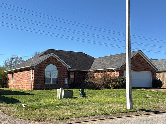 3rd image of 12 Wesley Dr