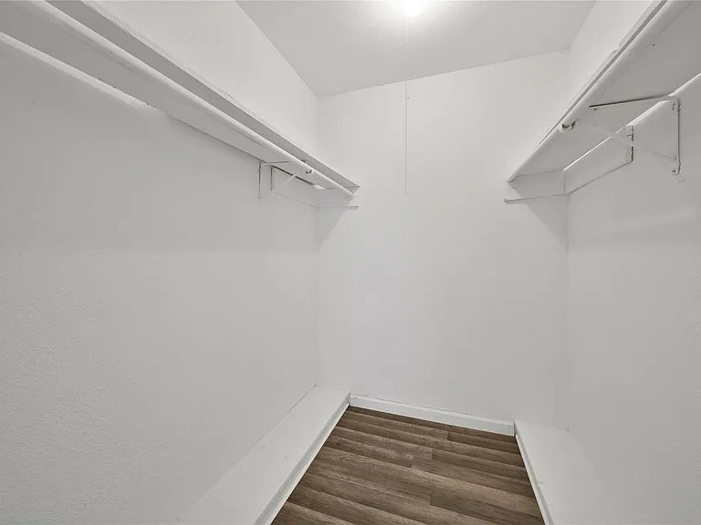 10006 Neuens Rd #1 — Photo 13