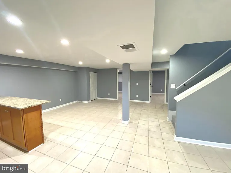 11005 Amherst Ave — Photo 28