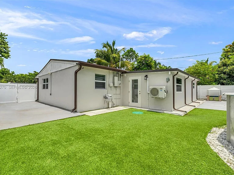 7420 Hope St — Photo 35