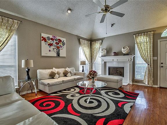 4th image of 2749 Carmel Dr