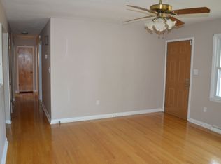 702 Fenwick Dr, Roanoke, VA 24012