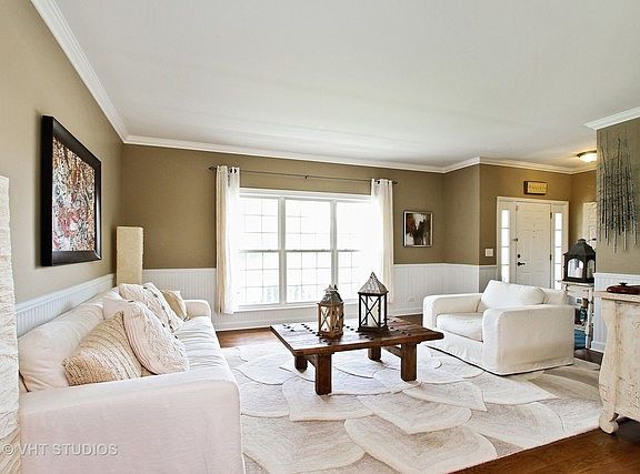 2nd image of 971 Harvest Cir