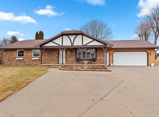 36 Apache Ct, Appleton, WI 54911