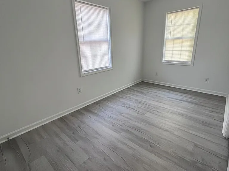 902 Hanson St N — Photo 7