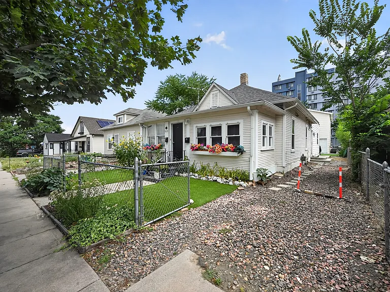 1420 Dayton St — Photo 9