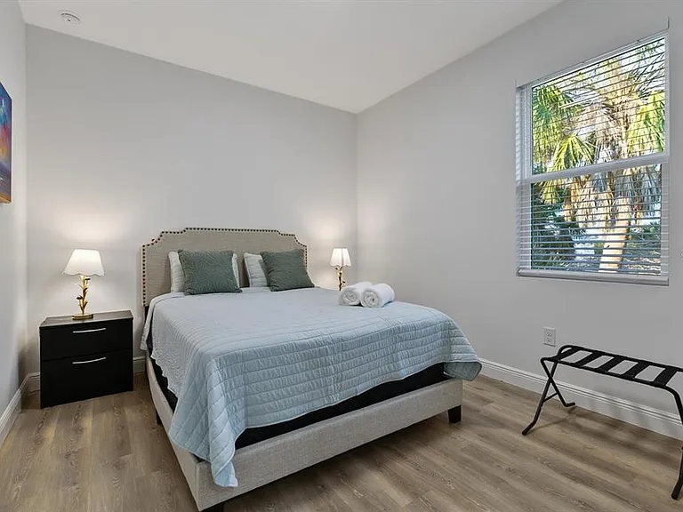 3038 Sargeant St — Photo 12