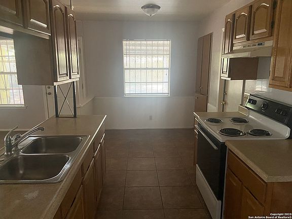 4th image of 9734 CANEY CREEK DR