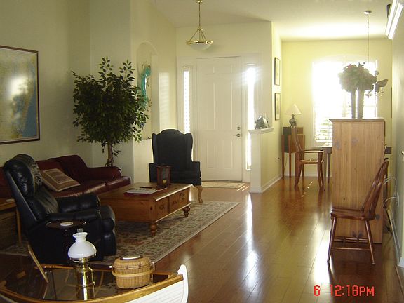 Tastefully decorated living & dinning area