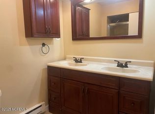 140 Amberly Dr UNIT C, Manalapan, NJ 07726