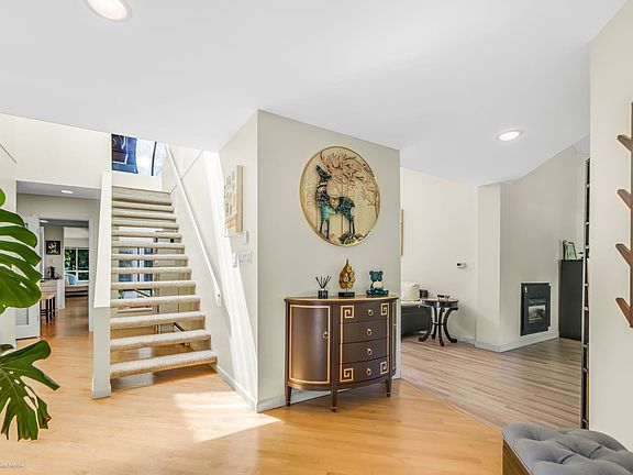 4th image of 12936 21b Ave