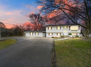 38 Park Dr, Chester, NY 10918