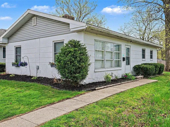 304 14th St, Winona Lake, IN 46590