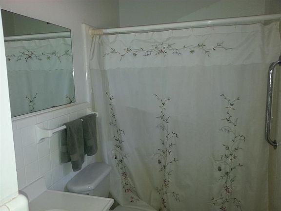 5th image of 349 Graceland Dr