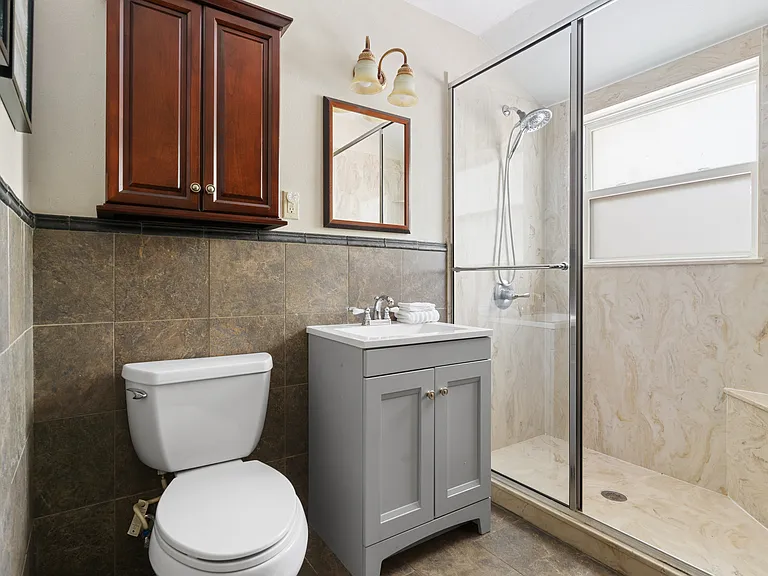 1505 N Riverside Dr — Photo 27