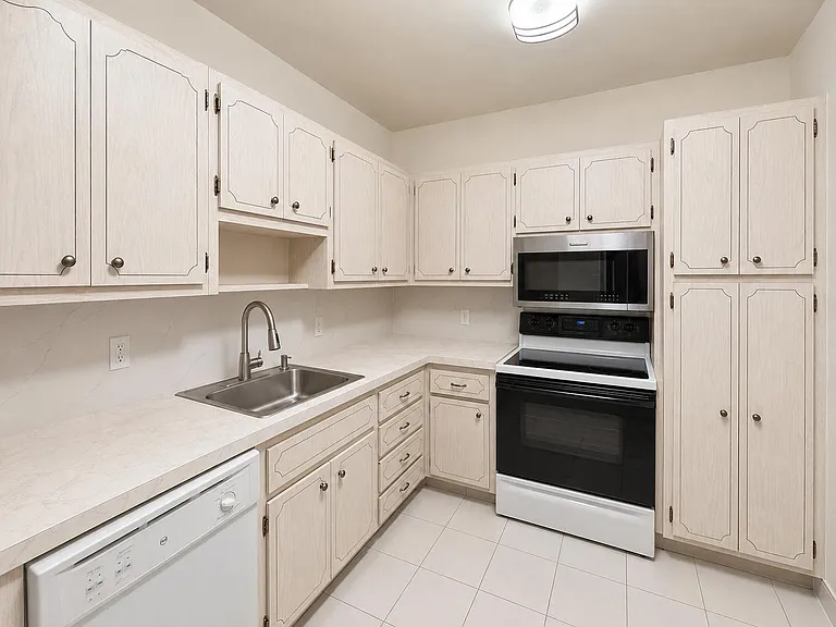 1985 S Ocean Dr #22N — Photo 2