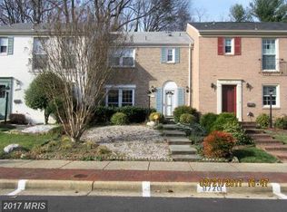 9720 Cardinal Rd, Fairfax, VA 22030