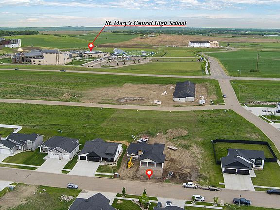 3rd image of 602 Shale Dr