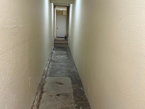 3rd image of 550A 27th Ave