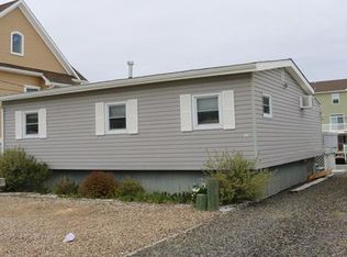 24 Weaver Dr, Stafford Twp, NJ 08050