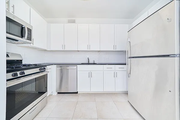 Rented by Living New York | media 9
