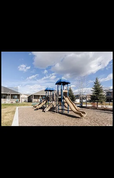 145 E 620 S — Photo 27
