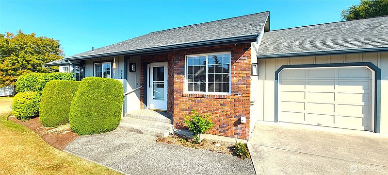 2nd image of 886 N Oxford Way #A