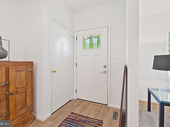 3rd image of 3472 Lyon Park Ct