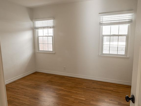 3rd image of 1060 20th St #18