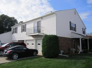 15806 Charleston Dr #1, Clinton Township, MI 48038