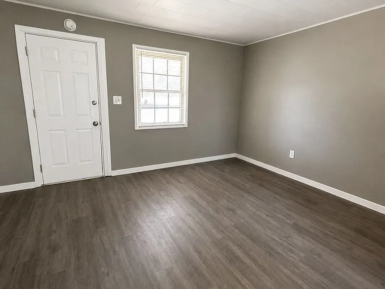 2379 Locust Rd — Photo 7