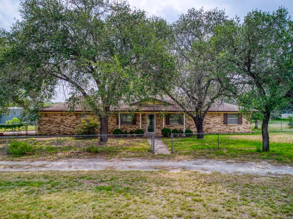 124 CRESTLINE DR, Pleasanton, TX 78064