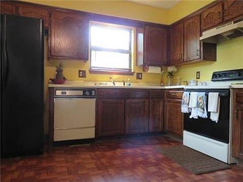 4th image of 7816 W 152nd Ter