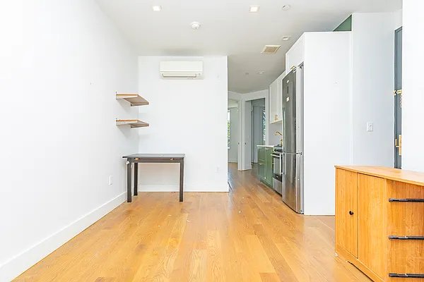 Rented by MySpaceNYC | media 7