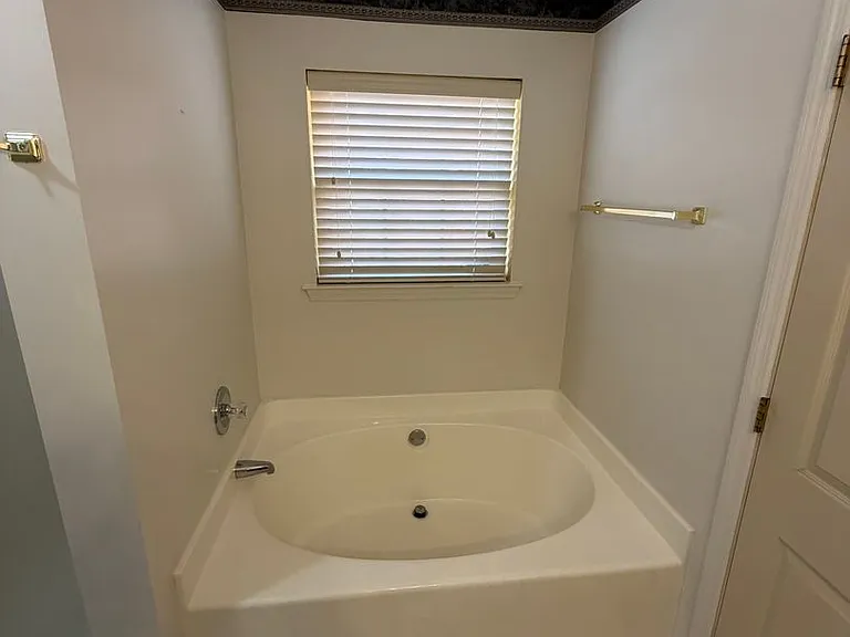 116 Edgeview Dr — Photo 18
