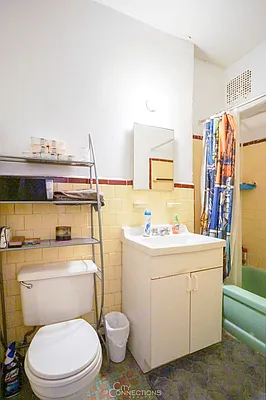 Rented by City Connections Realty | media 25