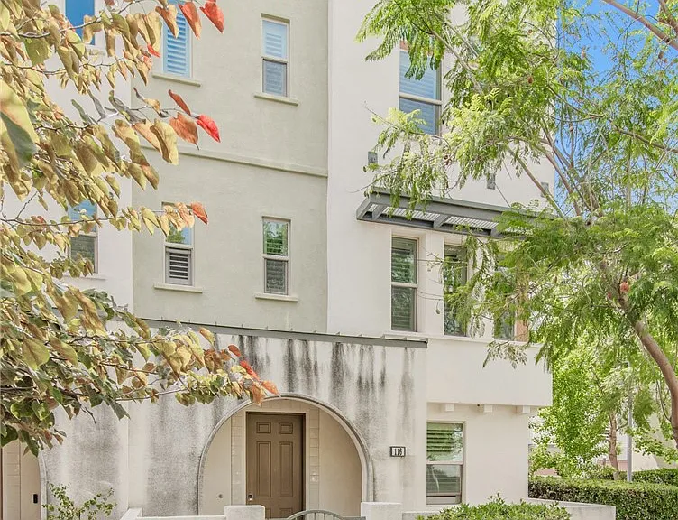 116 Acamar — Photo 1