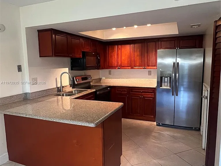 13 Matador Ln — Photo 2