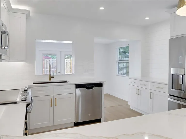 4525 Fluvia Ave — Photo 12