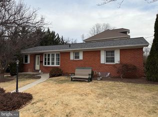 11 Scotland Rd, Chambersburg, PA 17201