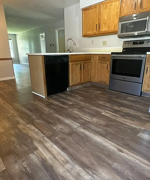 800 N Park Ave — Photo 5
