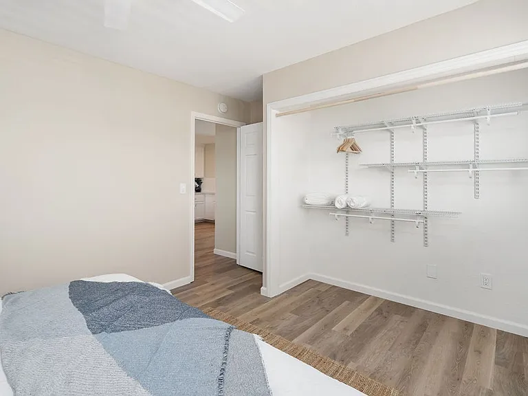 450 Manhattan Ave — Photo 23