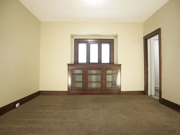 4th image of 745 Alpine Ave NW