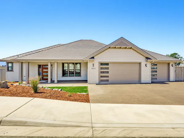 5609 Fallbrook Ln, Medford, OR 97504