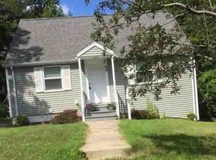 40 Farnsworth St, Hamden, CT 06517