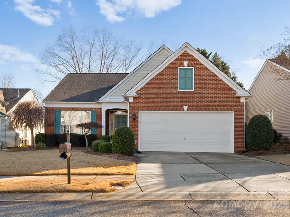 7011 Southbrook Dr, Charlotte, NC 28277