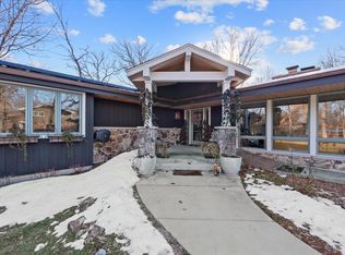 2655 Crestwood Ln, Riverwoods, IL 60015